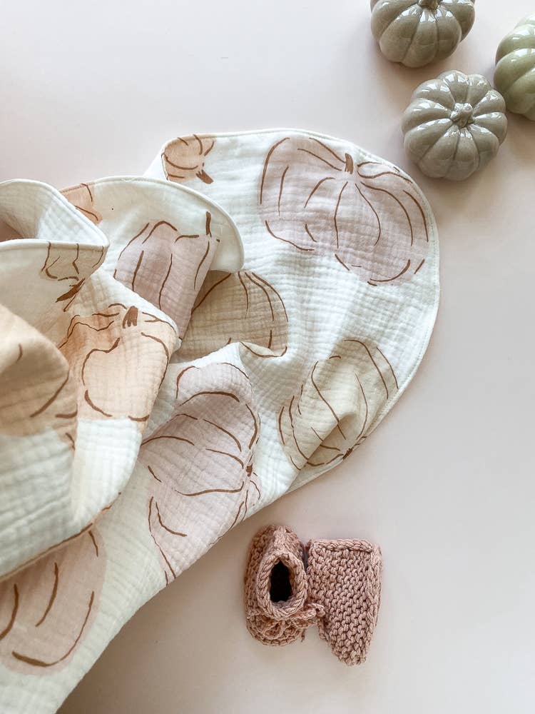 Muslin Baby blanket / big pumpkins