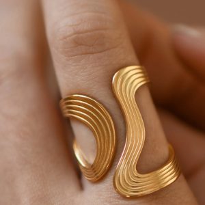 Wavy Adjustable Ring