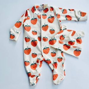 Eddie & Bee organic cotton Baby sleep suit  in Cream "Strawb